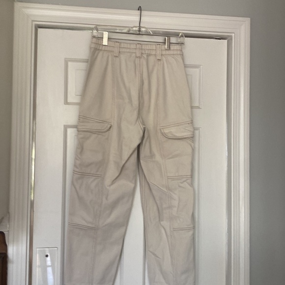 Pac Sun elastic high waist utility cargo pant.   Size M. Relaxed fit - Picture 3 of 9